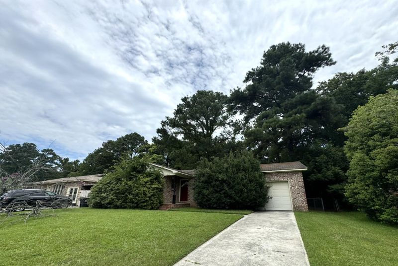 213 Iris St, Ladson, SC 29456