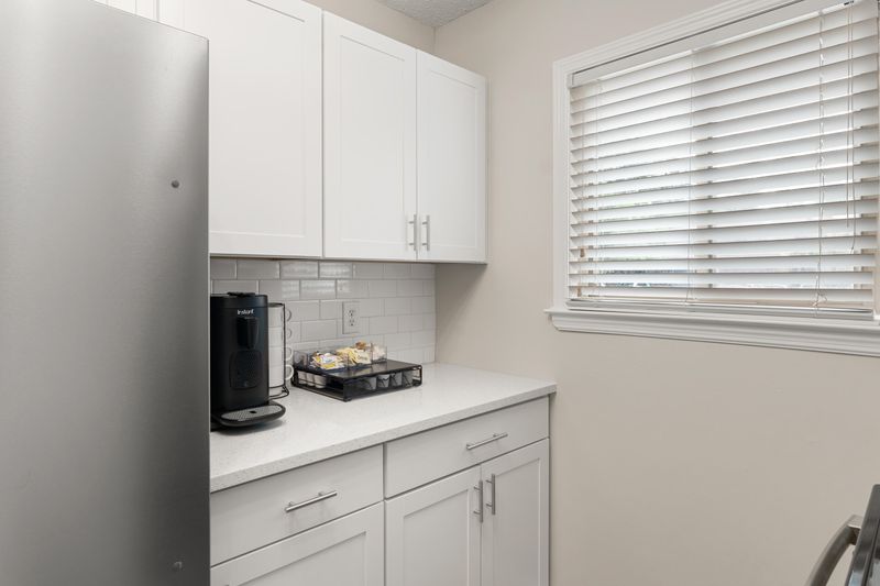 403 Andrea Ln, Hanahan, SC 29410