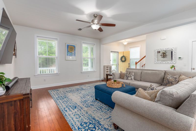 3189 Moonlight Dr, Charleston, SC 29414