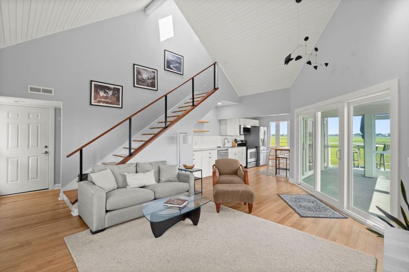 220 Little Oak Island Dr, Folly Beach, SC 29439