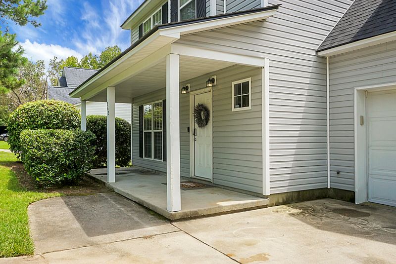 362 Camelot Dr, Goose Creek, SC 29445