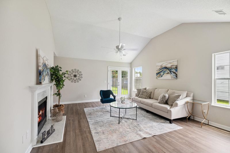 5112 Southside Dr, North Charleston, SC 29418