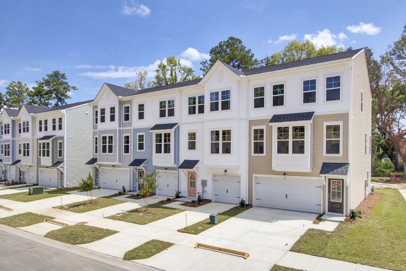 2003 Quiet Ibis Rd, Hanahan, SC 29410