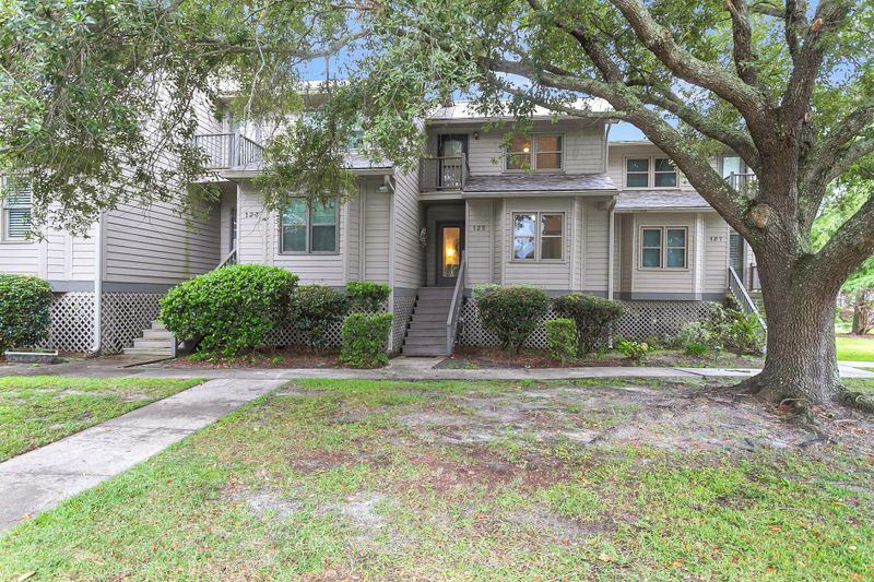 125 River Breeze Dr, Charleston, SC 29407