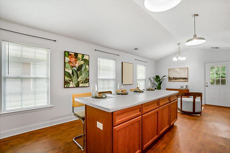 24 Laurel Leaf Ln, Charleston, SC 29412