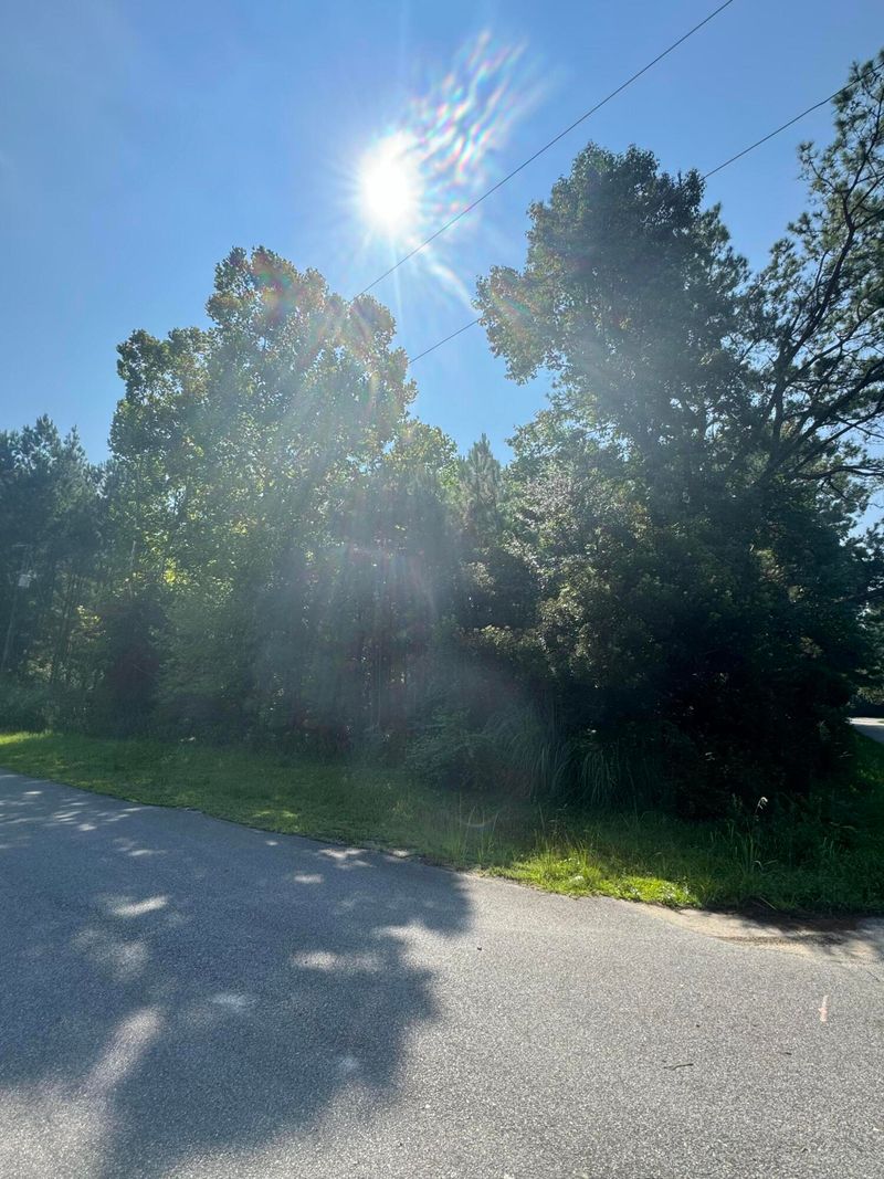 902 Radford Ln, Huger, SC 29450