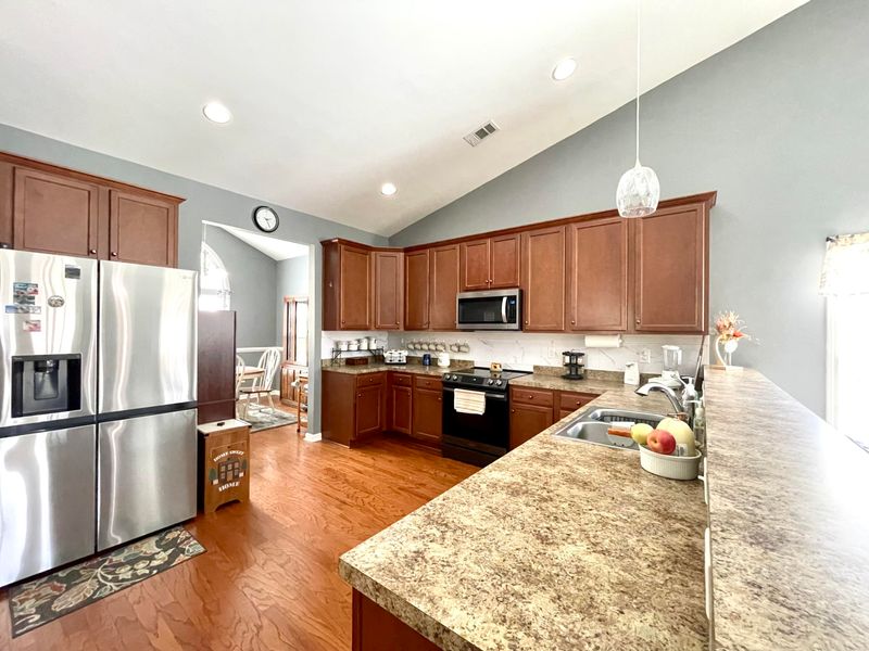 8195 Ronda Dr, North Charleston, SC 29406