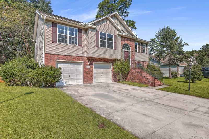 1054 Cobblestone Blvd, Summerville, SC 29483