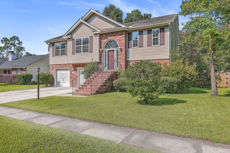 1054 Cobblestone Blvd, Summerville, SC 29483