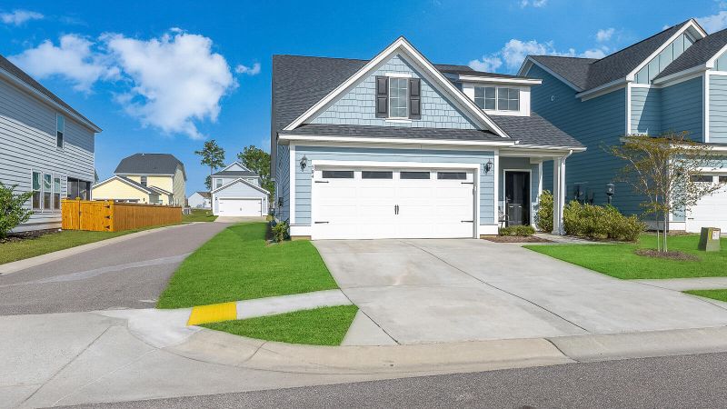 504 Alderly Dr, Moncks Corner, SC 29461