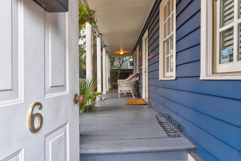 6 President Pl, Charleston, SC 29403