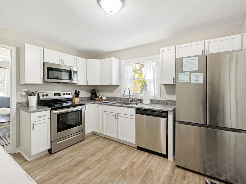 2430 Falcon Rd, North Charleston, SC 29406