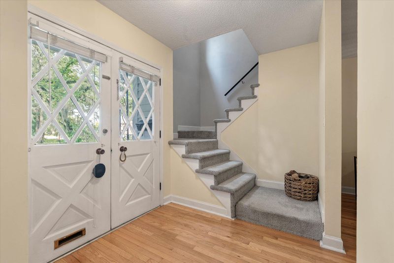 1292 Ashley Hall Rd, Charleston, SC 29407