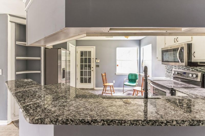 215 Cantilever Ct, Summerville, SC 29486