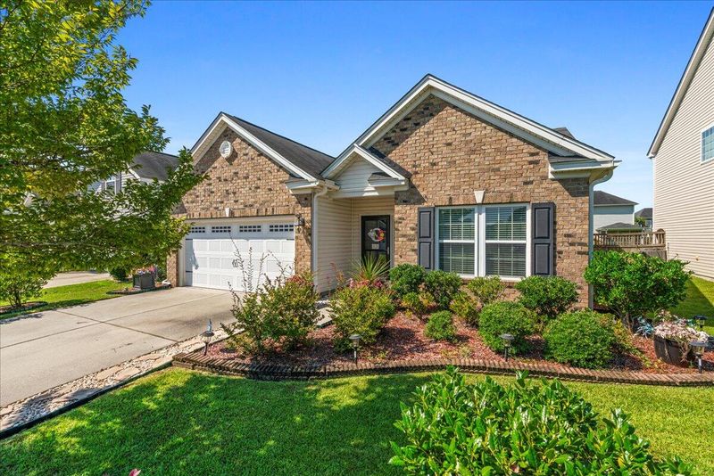 517 Crossland Dr, Moncks Corner, SC 29461