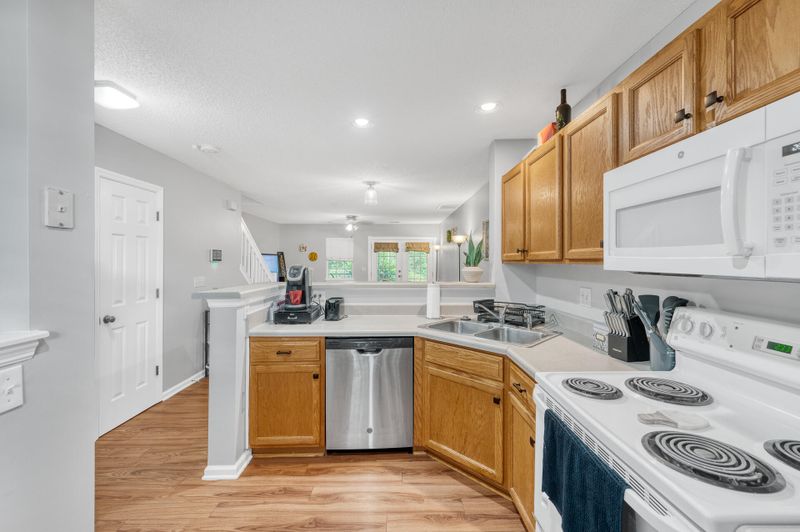 402 Elm Hall Cir, Summerville, SC 29483
