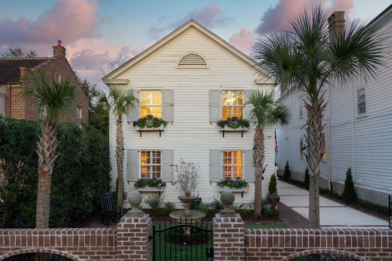 8 Smith St, Charleston, SC 29401