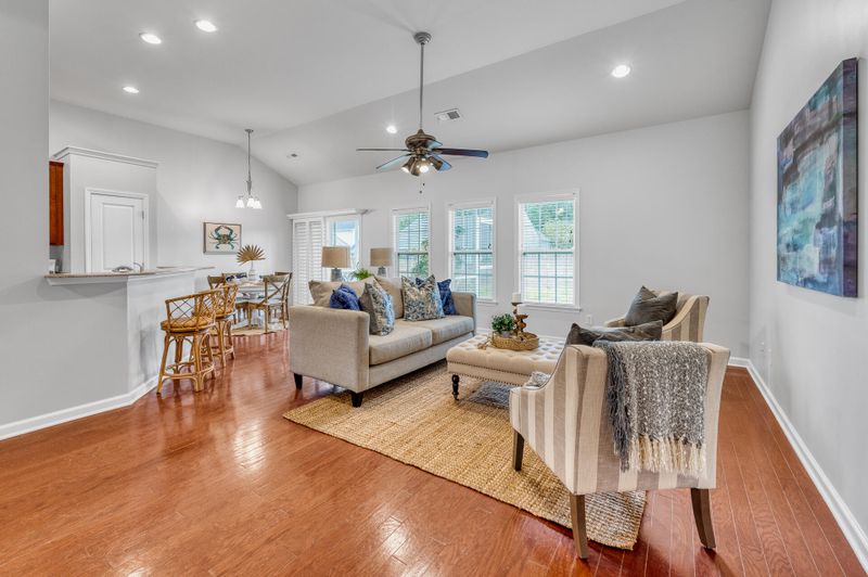 107 Cedar Mill Dr, Goose Creek, SC 29445