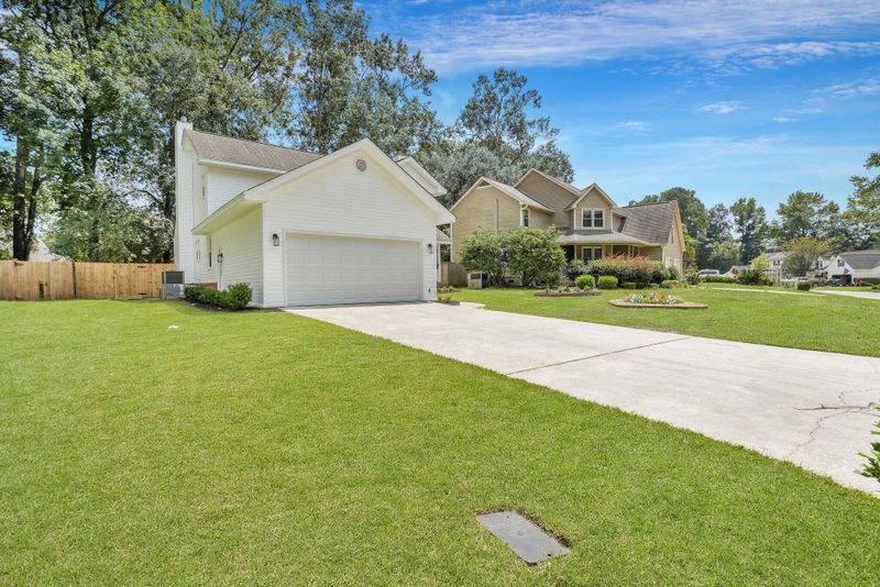 217 Knightsbridge Dr, Charleston, SC 29418
