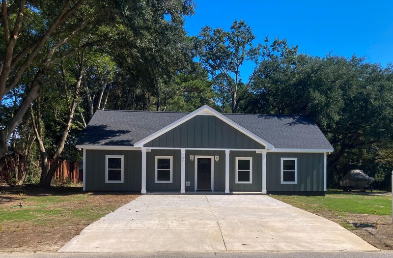 102 Whitesville Rd, Moncks Corner, SC 29461