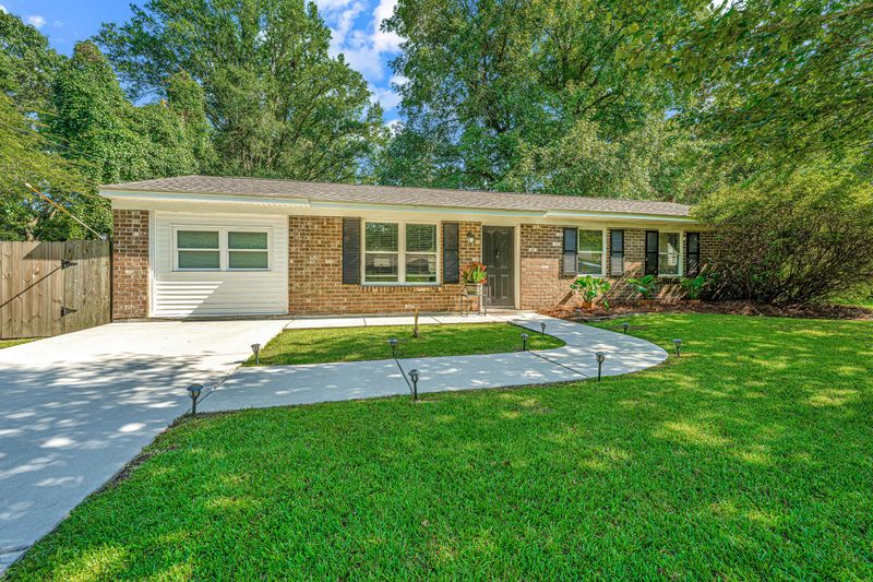 1979 Holliday St, Charleston, SC 29414