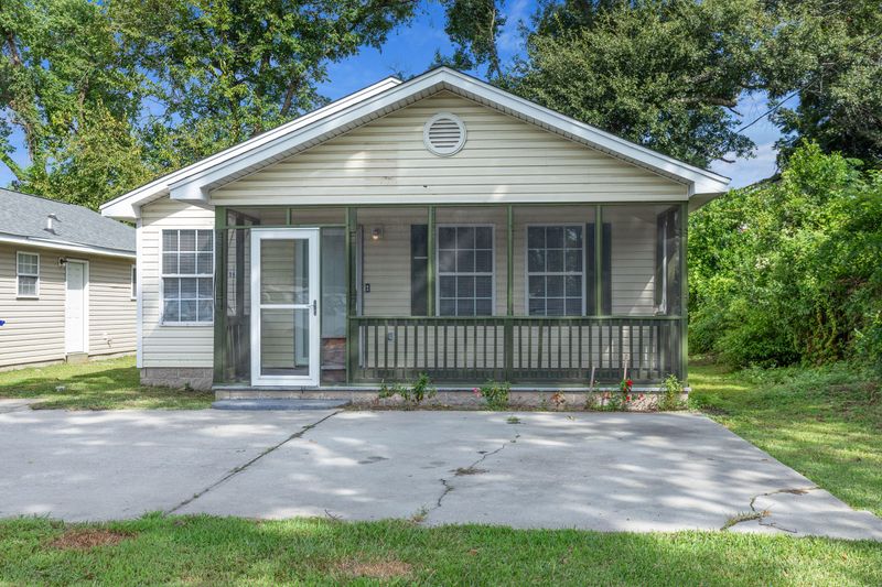 1940 Burton Ln, North Charleston, SC 29405