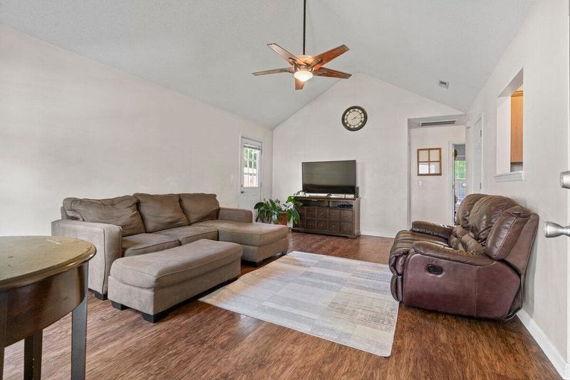 103 Trickle Dr, Summerville, SC 29483