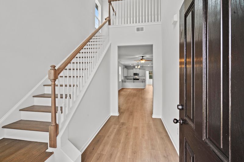 492 Eagleview Dr, Moncks Corner, SC 29461