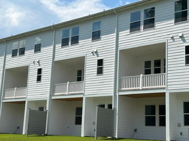 9421 Sun Fountain Dr, Summerville, SC 29485