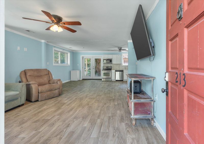 213 Pinewood Dr, Summerville, SC 29483