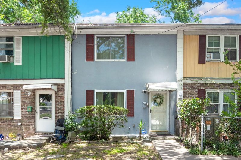 8 Grove St, Charleston, SC 29403