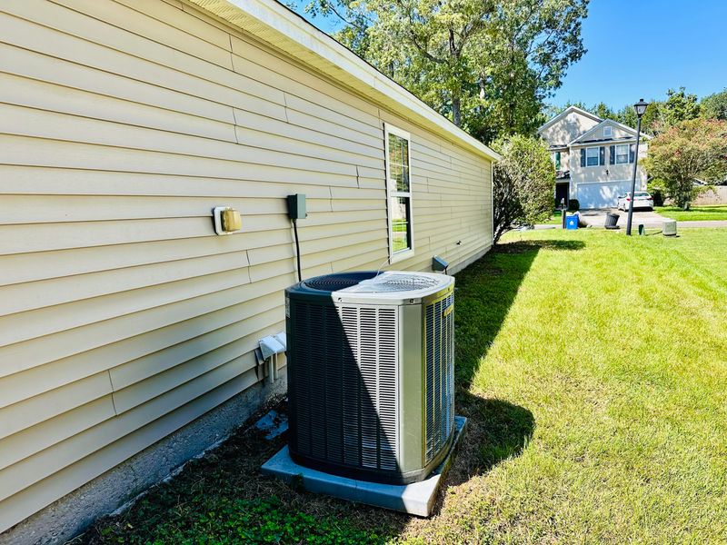 8734 Hayden Glenn Dr, North Charleston, SC 29406