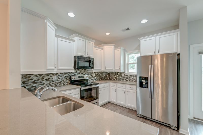 266 Swallowtail Ln, Goose Creek, SC 29445