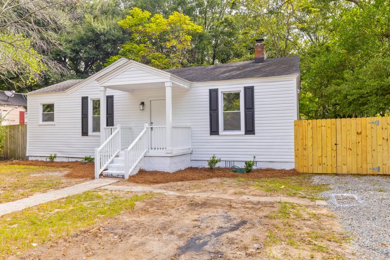 2706 Saratoga Rd, North Charleston, SC 29405