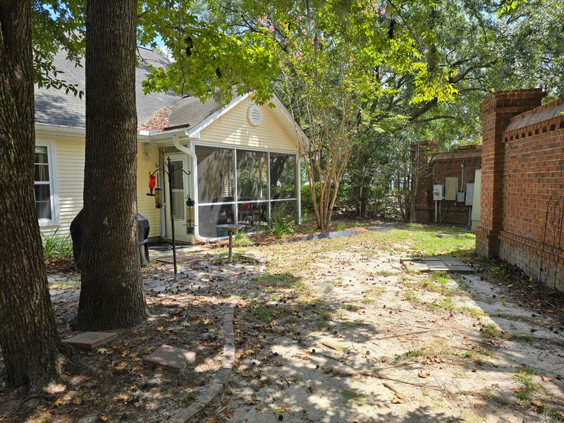 9103 Woodcreek Ct, North Charleston, SC 29406