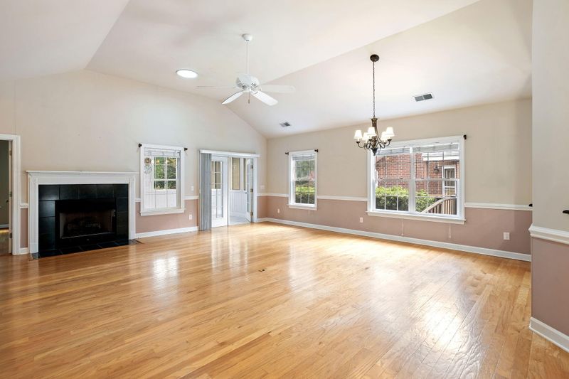 303 Mount Royall Dr, Mount Pleasant, SC 29464