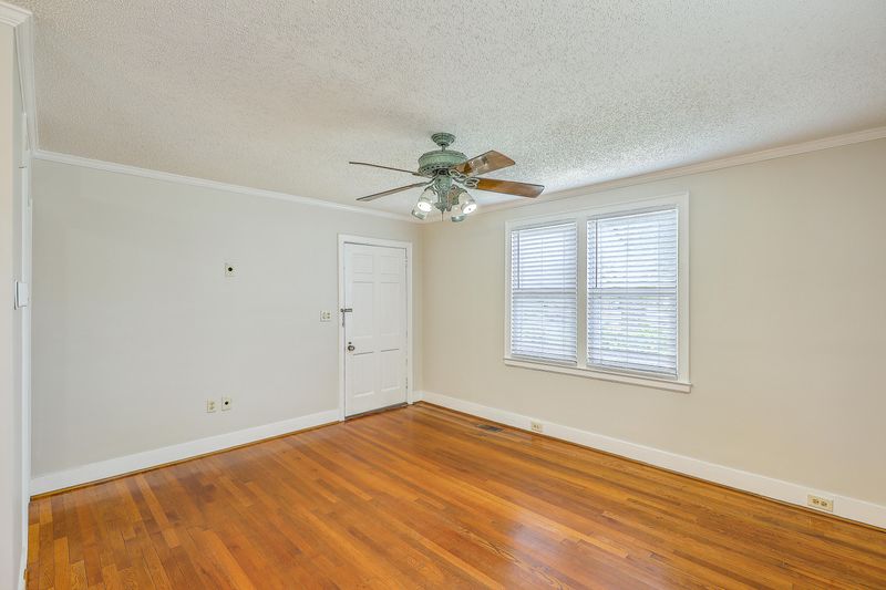 8 Nicholson St, Charleston, SC 29407