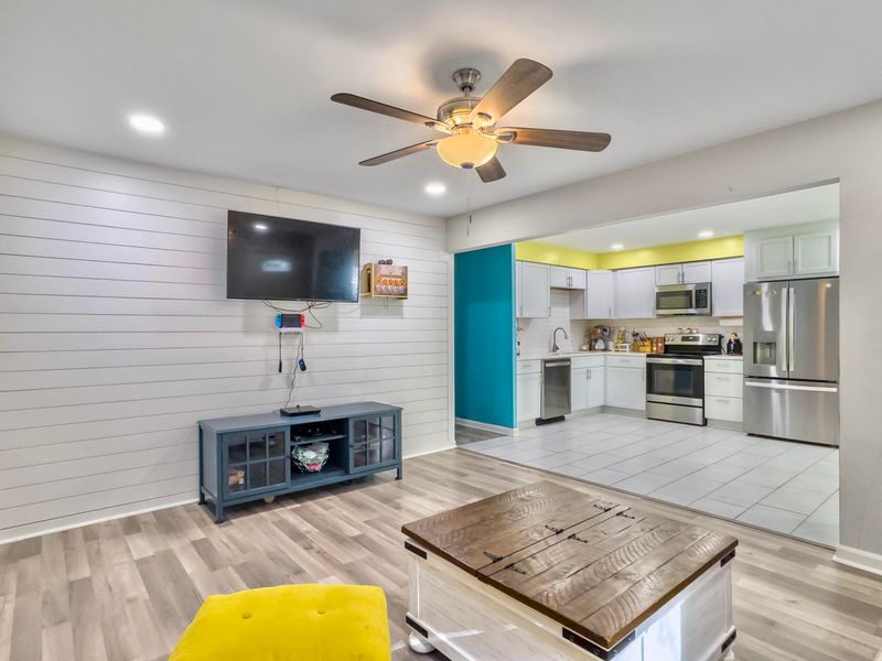 215 Elliott Dr, Ladson, SC 29456