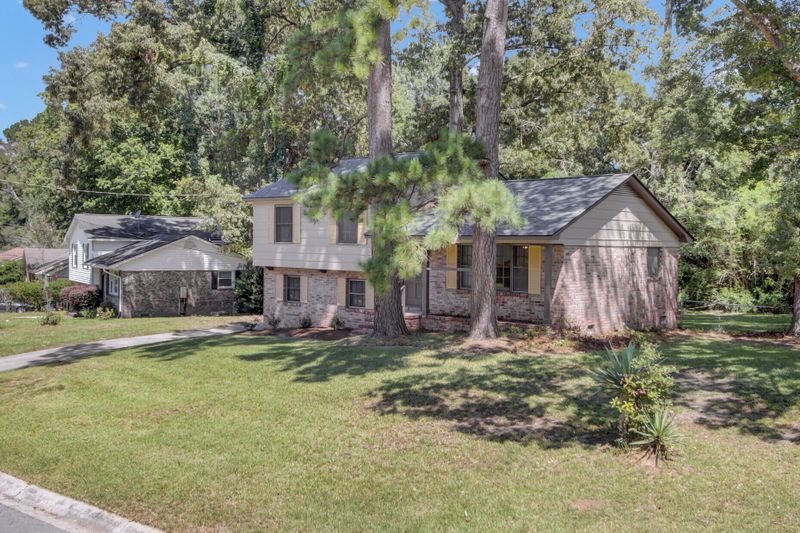 7666 Hillandale Rd, North Charleston, SC 29420