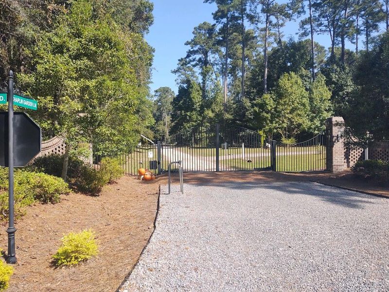 3 Chaplin Garden Ln, Edisto Island, SC 29438