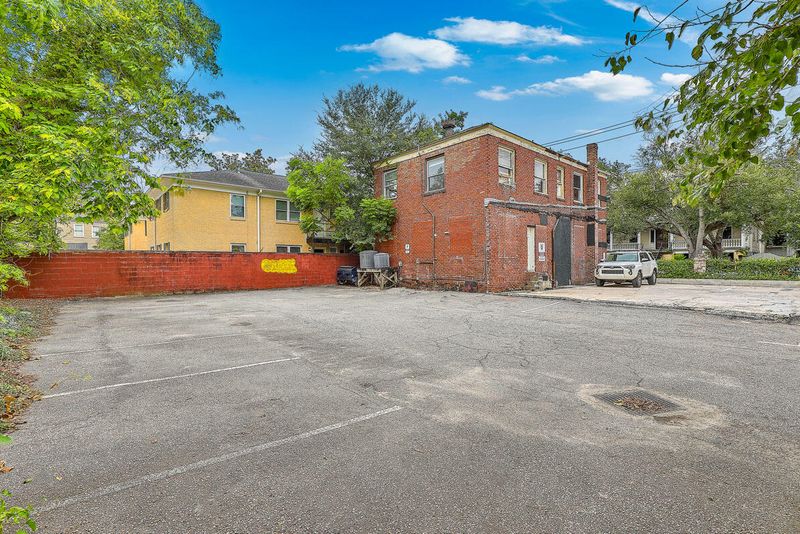 115 Wentworth St, Charleston, SC 29401