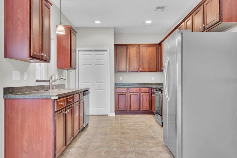 441 Green Park Ln, Goose Creek, SC 29445