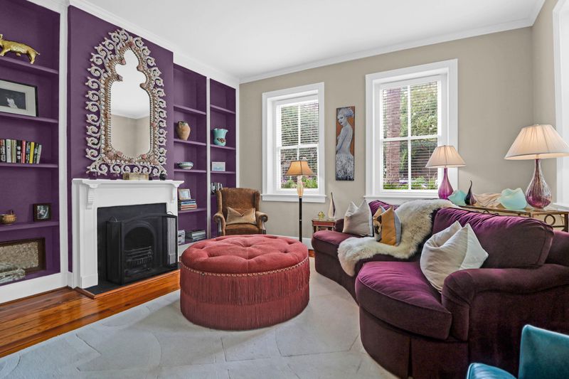 22 Chalmers St, Charleston, SC 29401
