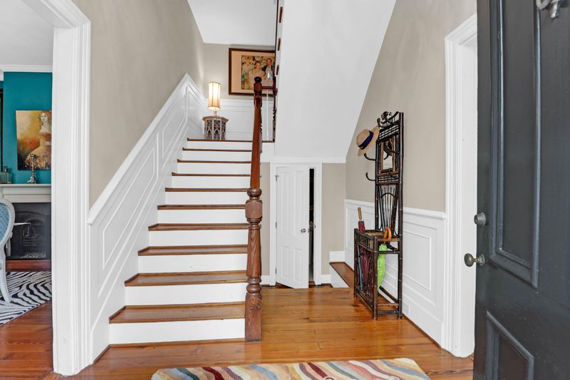 22 Chalmers St, Charleston, SC 29401