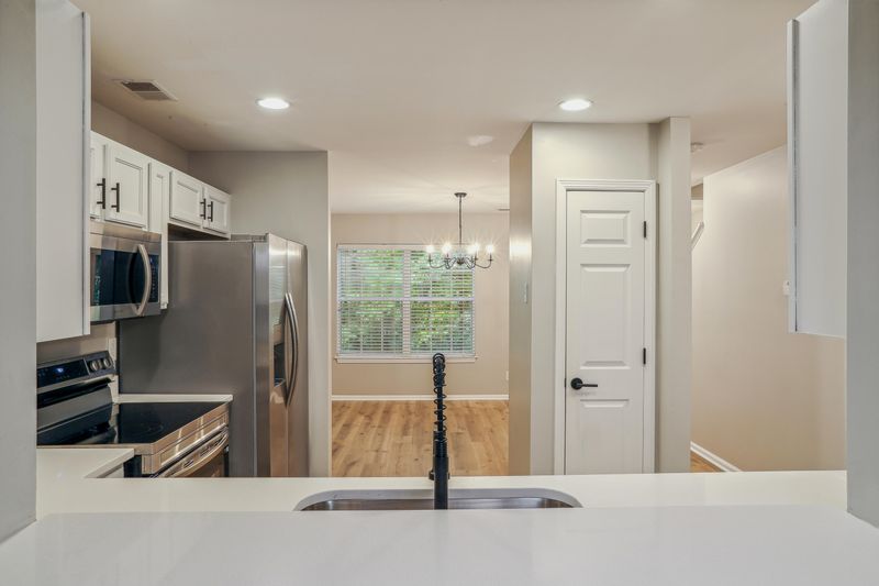 1007 Island View Ct, Charleston, SC 29492