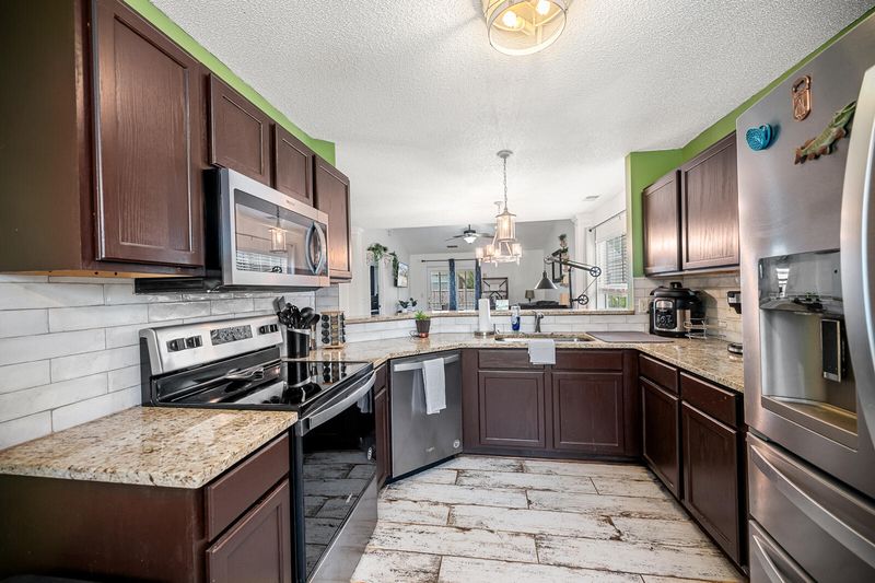 7326 Stoney Moss Way, Hanahan, SC 29410