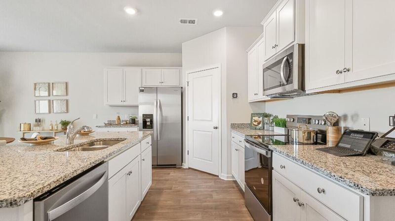 5564 Bowmore Blvd, Ravenel, SC 29470