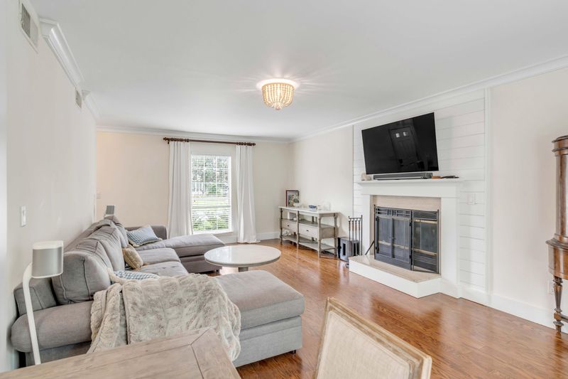 1439 Oaklanding Rd, Mount Pleasant, SC 29464