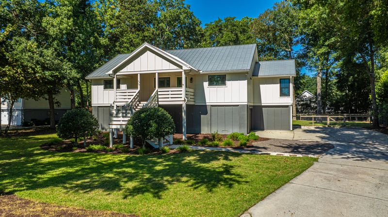 2318 N Palmetto Fort Dr, Mount Pleasant, SC 29466