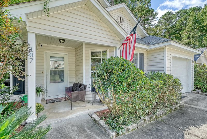 107 Trickle Dr, Summerville, SC 29483